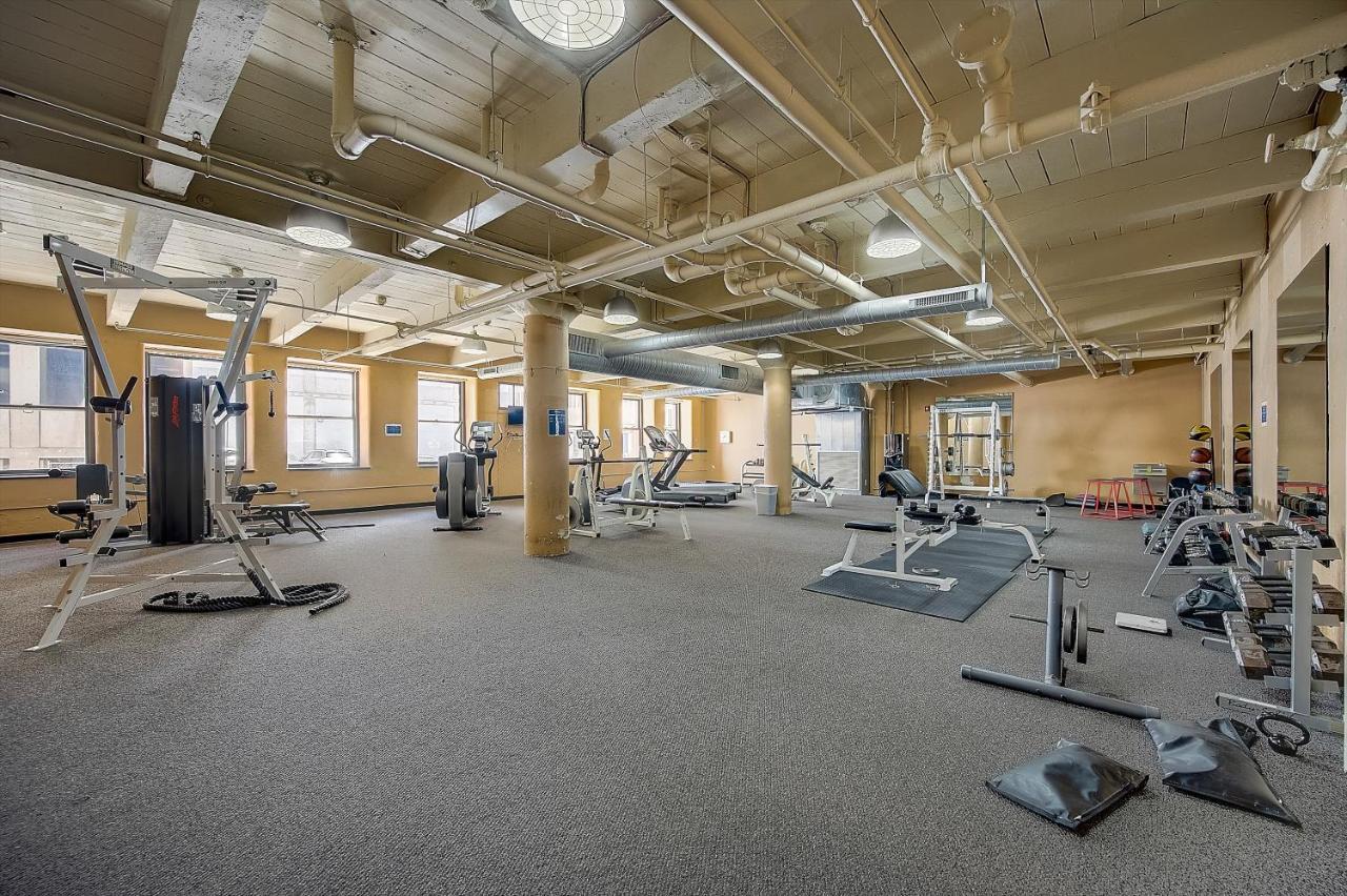 Frontdesk I Sycamore Place Apts Downtown 신시내티 외부 사진