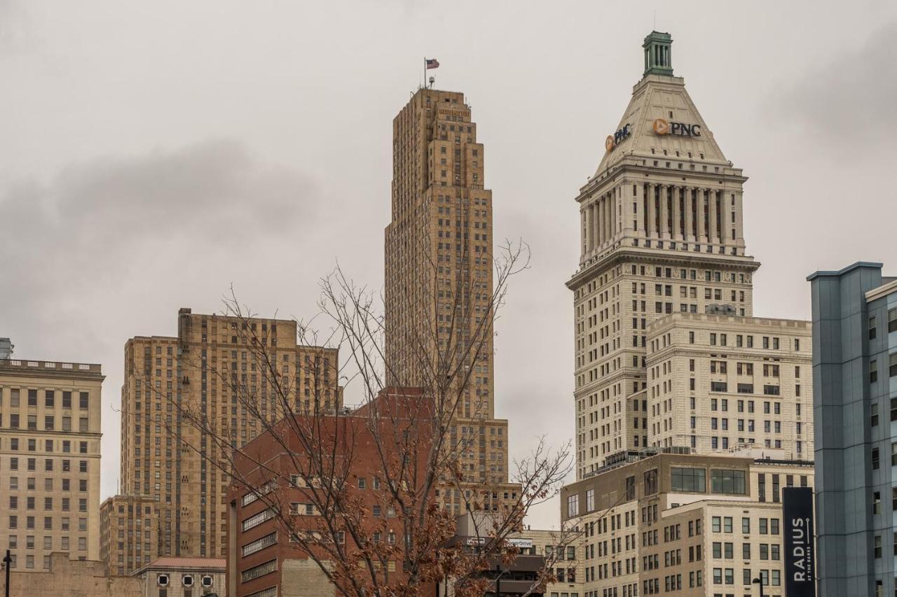 Frontdesk I Sycamore Place Apts Downtown 신시내티 외부 사진